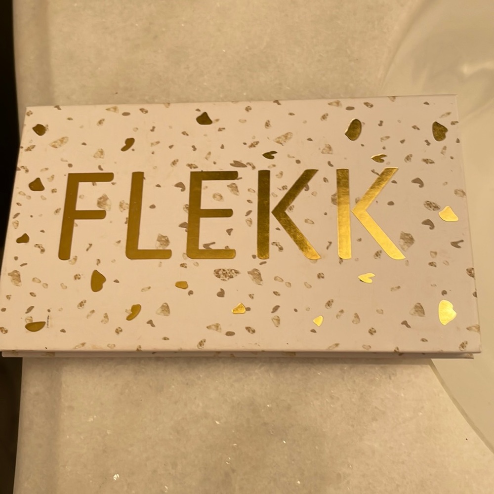 FLEKK EYESHADOW PALLETTE